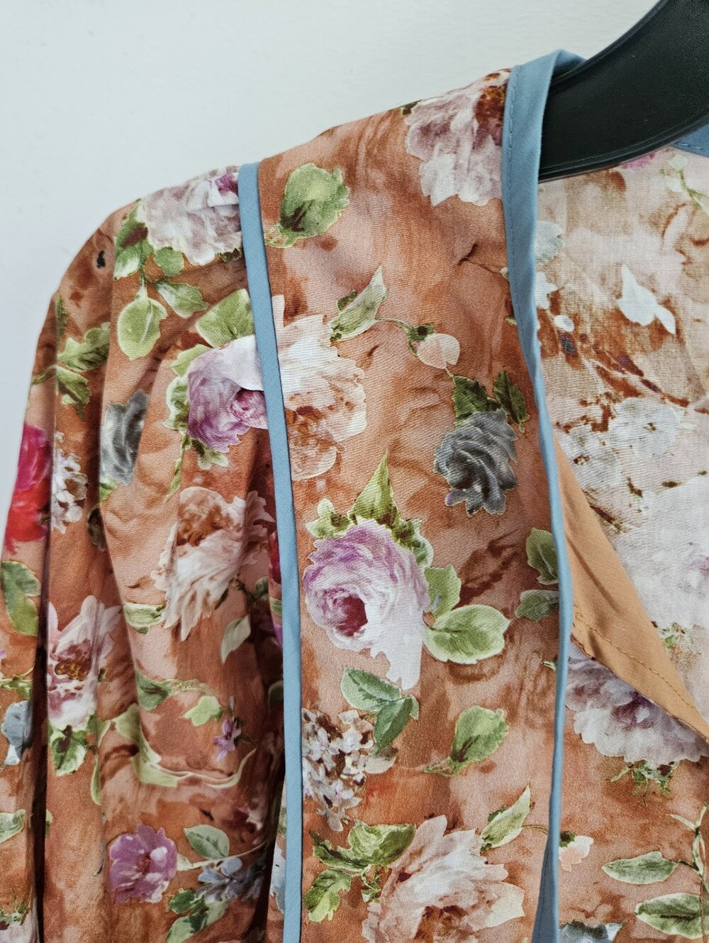 Entro Marissa Floral Puff Sleeve Top - Picture 5 of 5